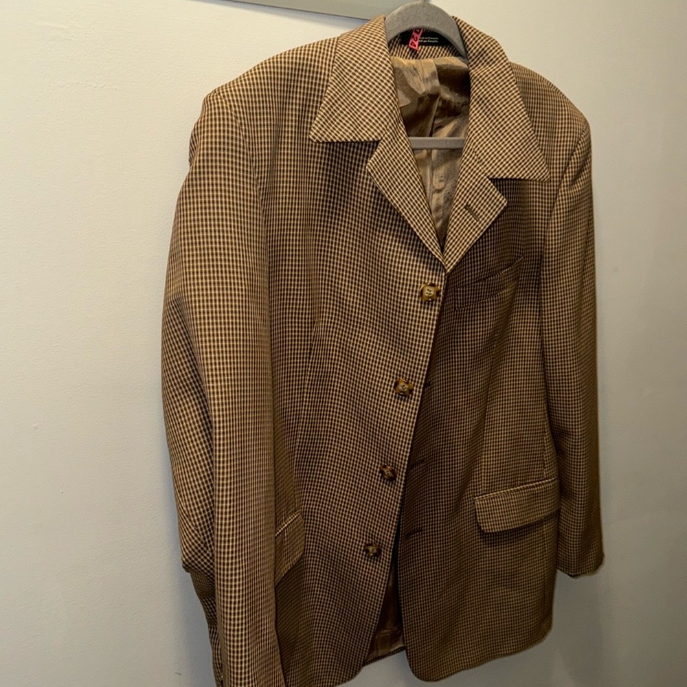 Men’s checkered suit blazer JACKET SIZE 38 PANTS SIZE 32